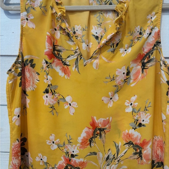 Rose & Olive Yellow Sleeveless Blouse with Floral Design - Picture 4 of 13